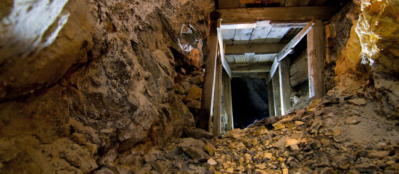 Mine roof collapse