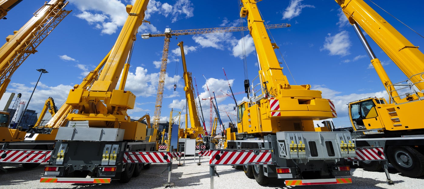 Cranes in close proximity poses a collision risk