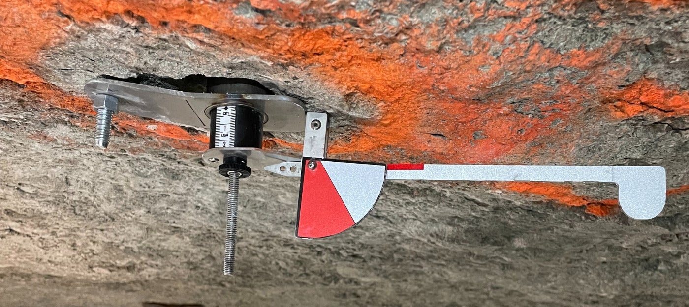 SMI Sag Flag roof monitor installed in underground mine