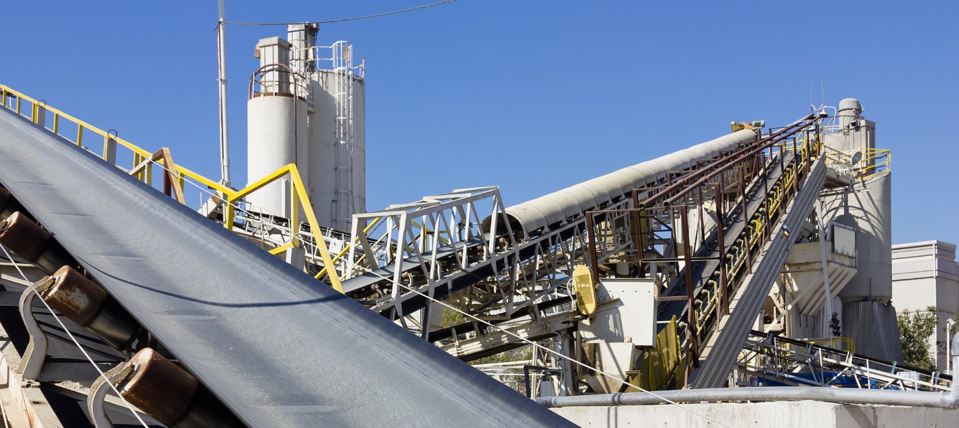 Multiple conveyors for material handling in a mine setting